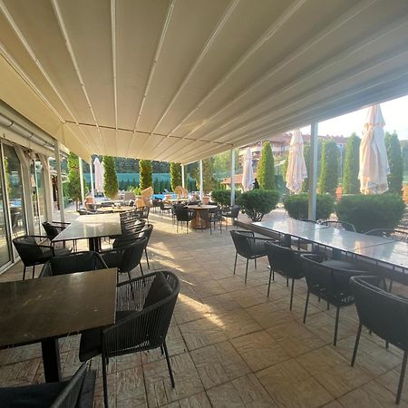 Meridiana Novi Sad Bagian luar foto