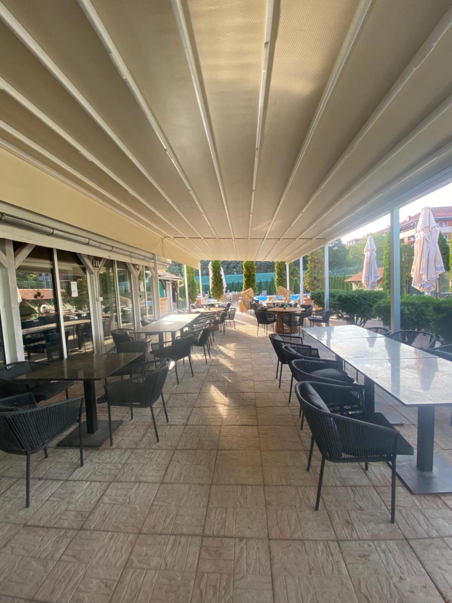 Meridiana Novi Sad Bagian luar foto